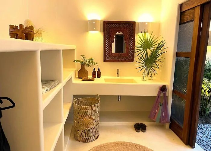 Casa Gatas Zihuatanejo