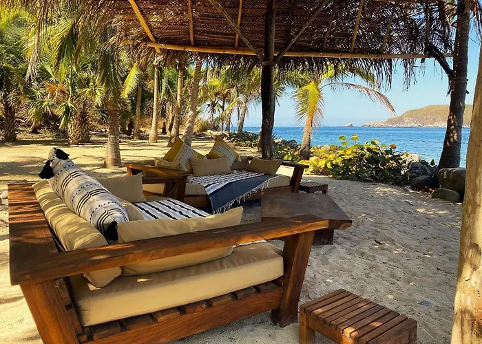Casa Gatas * Zihuatanejo